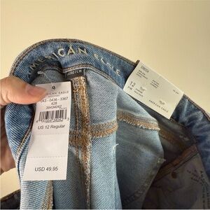 NWT American Eagle Outfitters Mom Jean Stretch Size 12 Regular High Rise